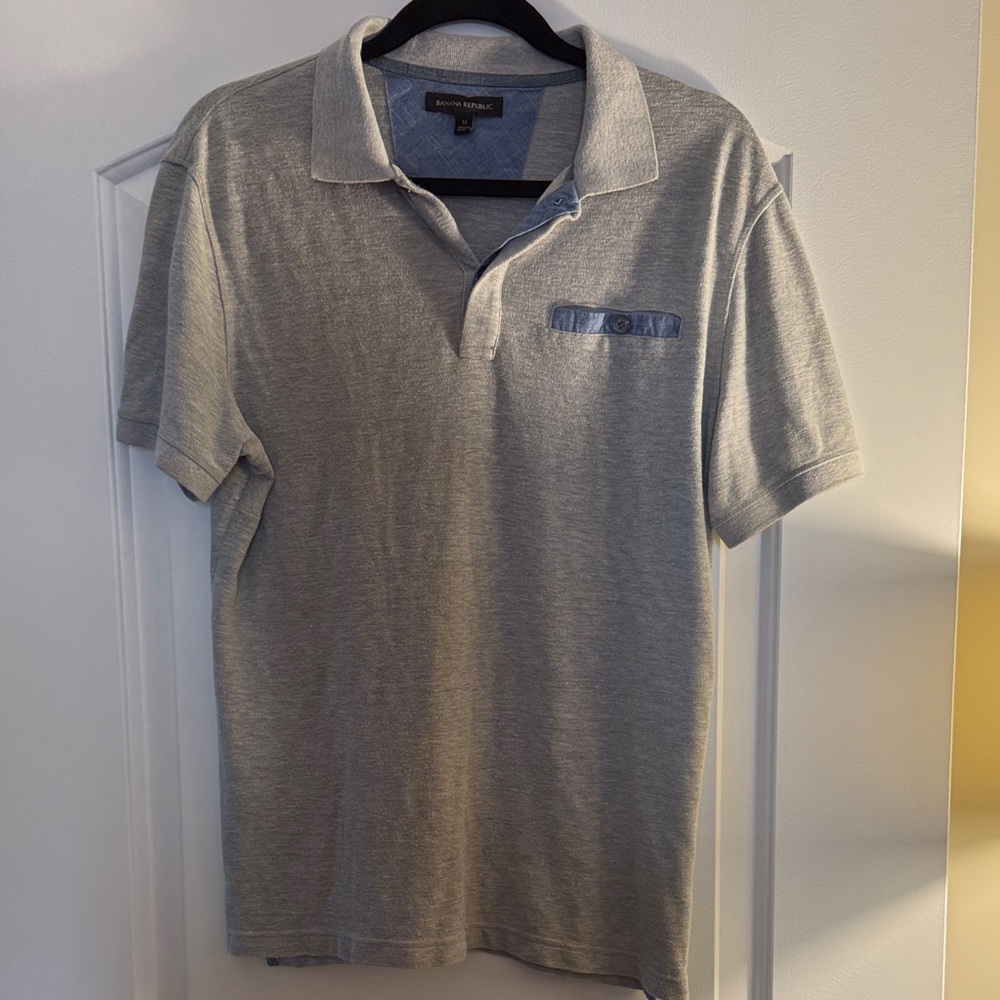 Banana Republic Men’s Light Gray Polo Shirt | Medium